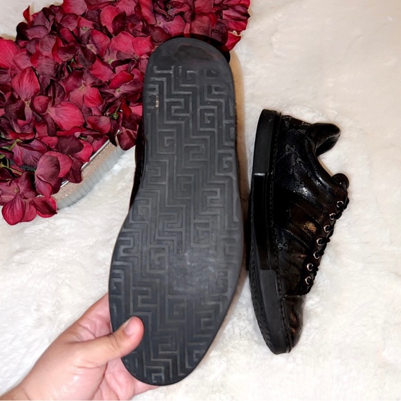 GUCCI GG Low Top Sneaker - Picture 8 of 10